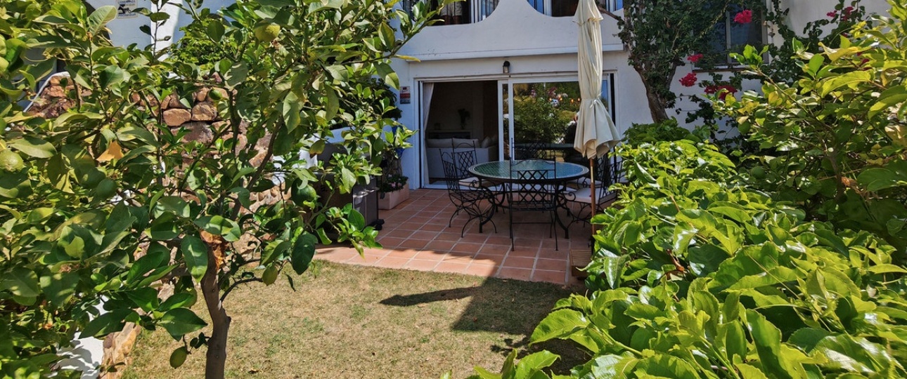 Resale - Town house - Marbella - Altos de los Monteros