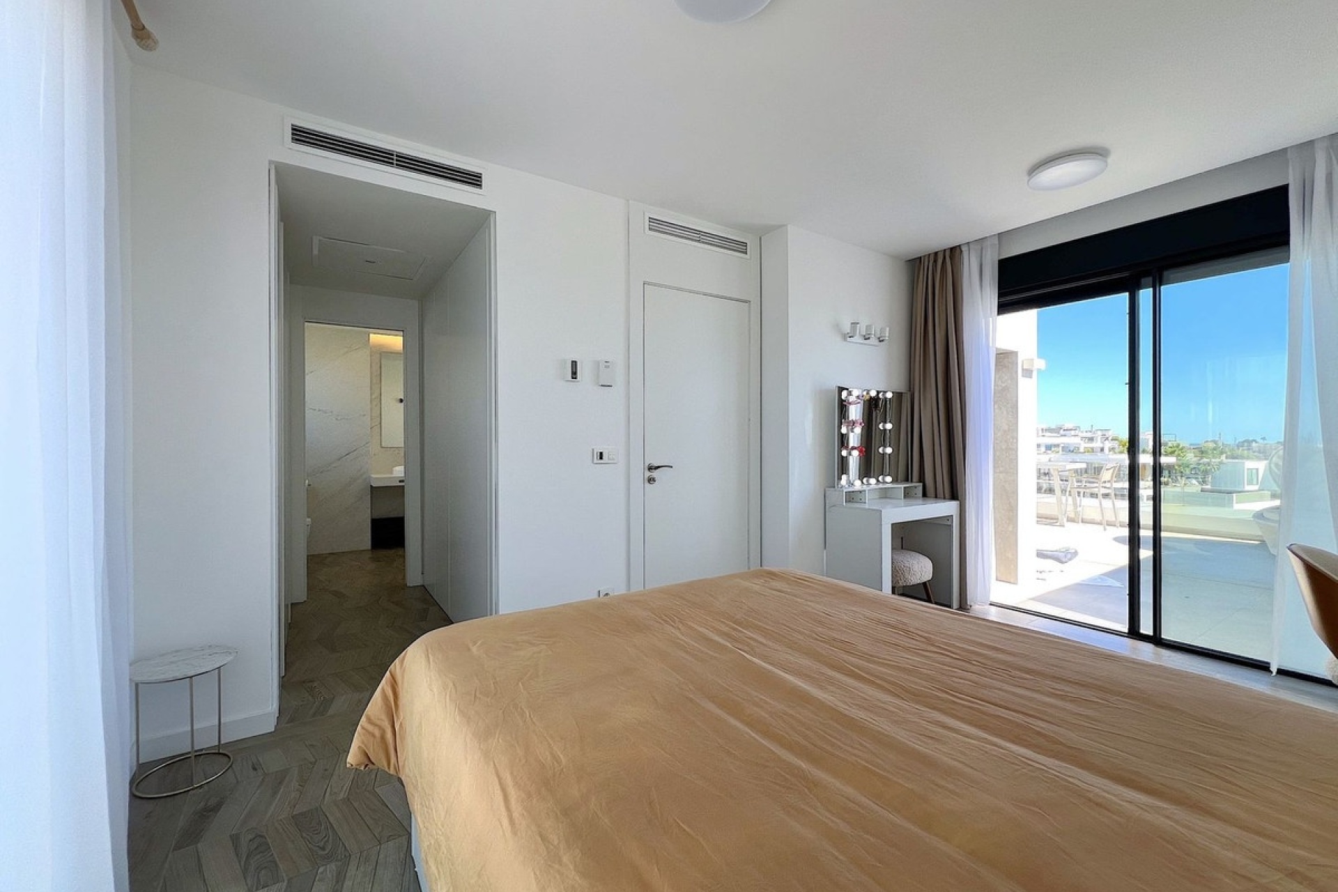 Resale - Town house - Marbella - Artola