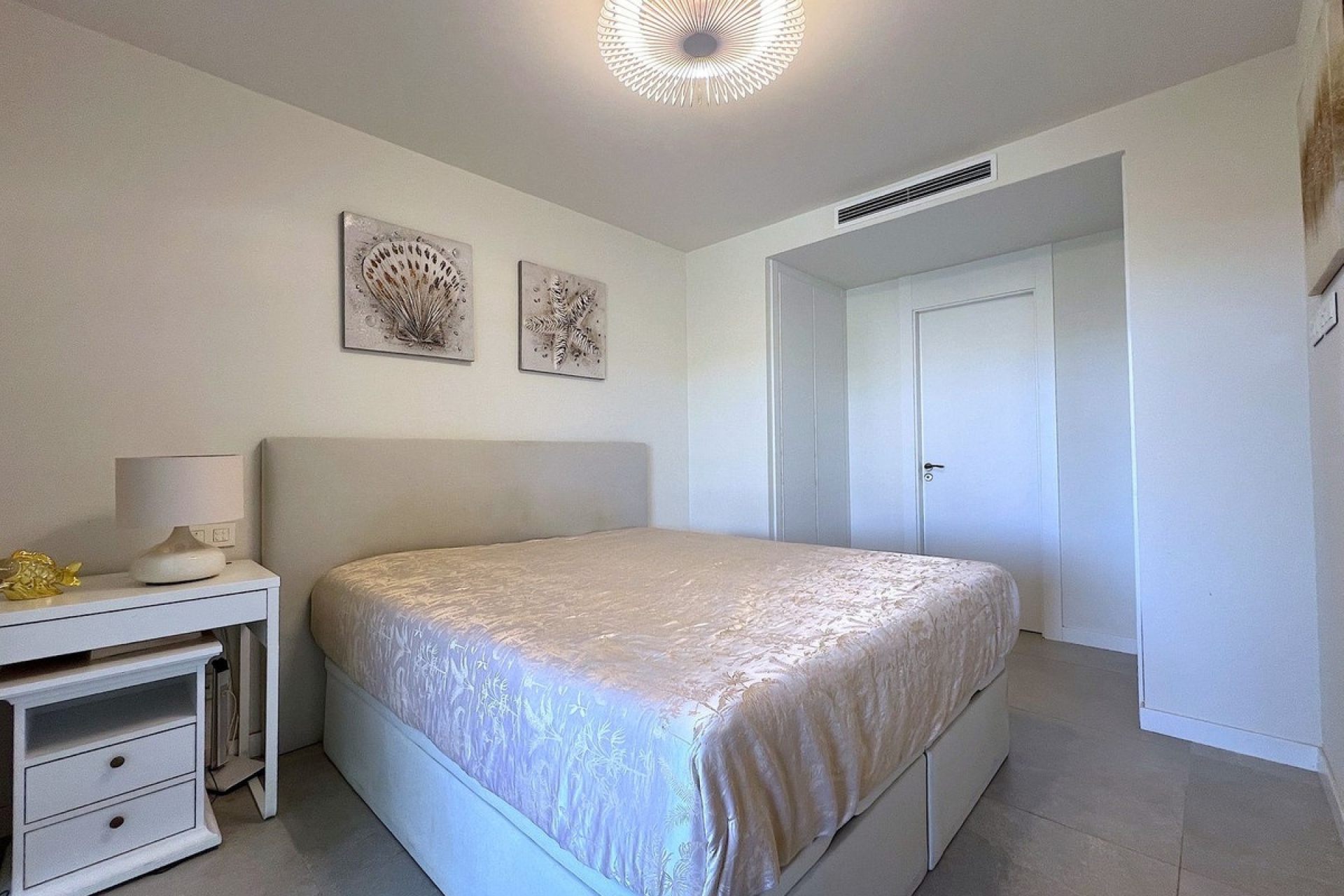 Resale - Town house - Marbella - Artola