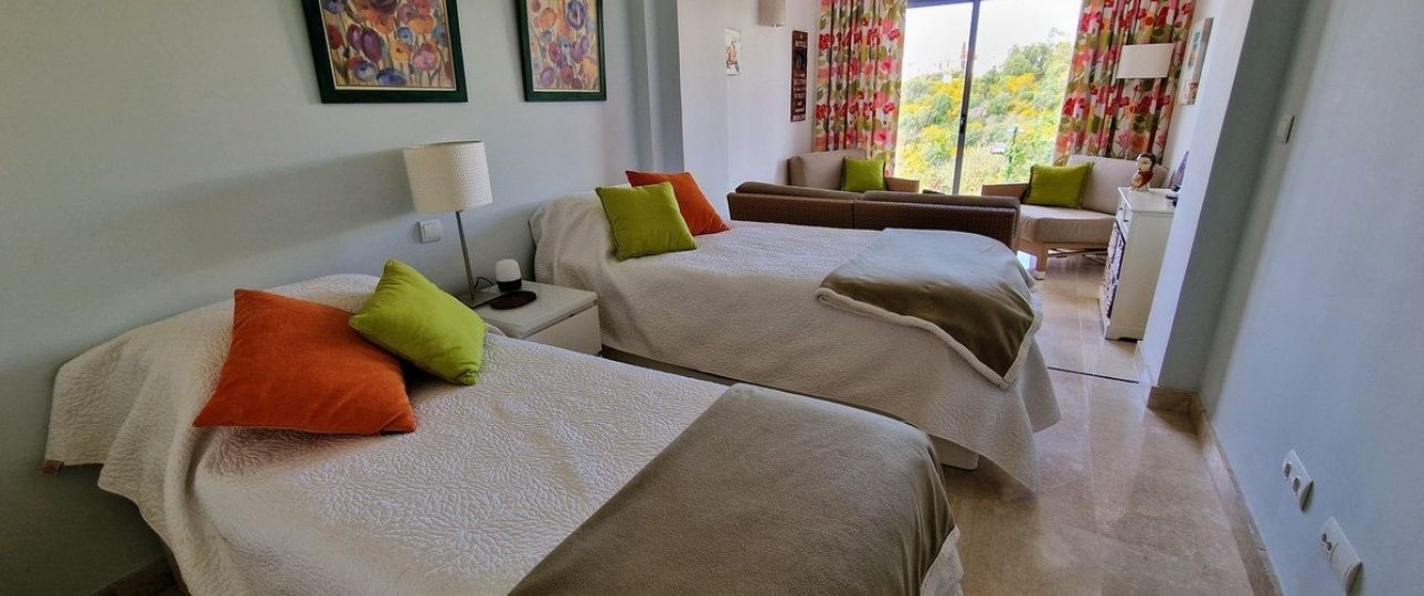 Resale - Town house - Marbella - Cabopino