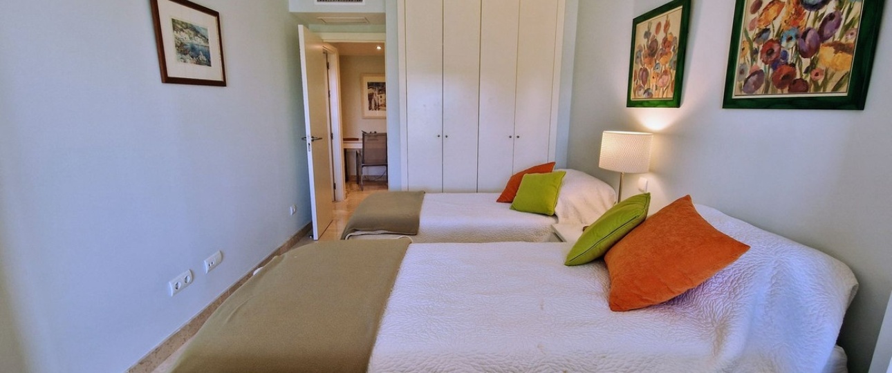 Resale - Town house - Marbella - Cabopino