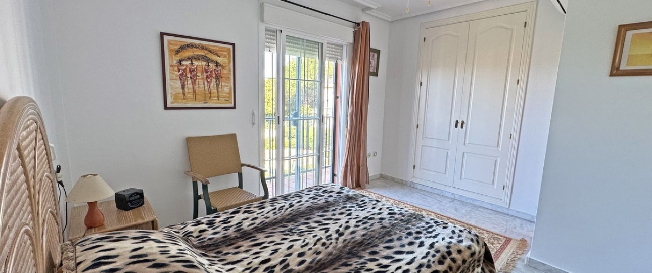 Resale - Town house - Marbella - Cabopino