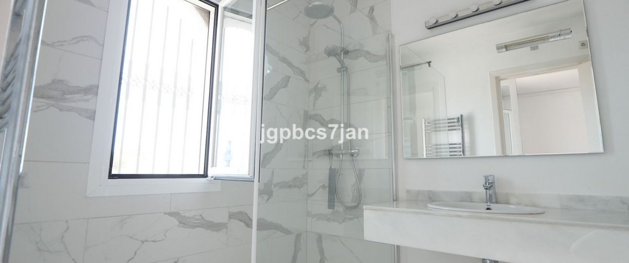 Resale - Town house - Marbella - Cabopino