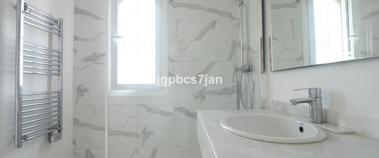 Resale - Town house - Marbella - Cabopino
