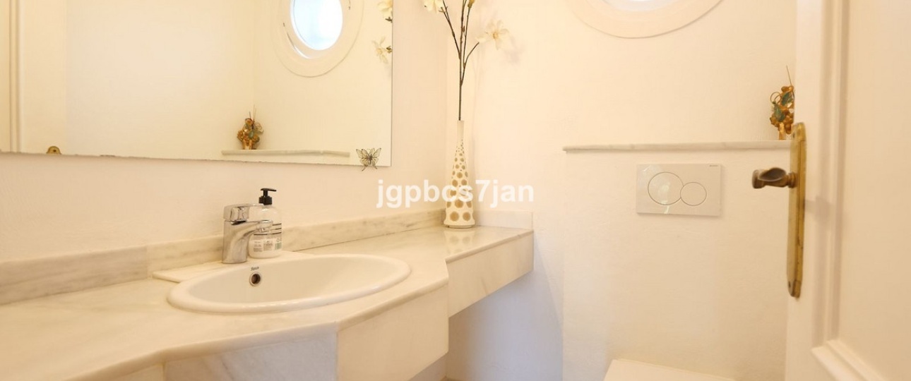 Resale - Town house - Marbella - Cabopino