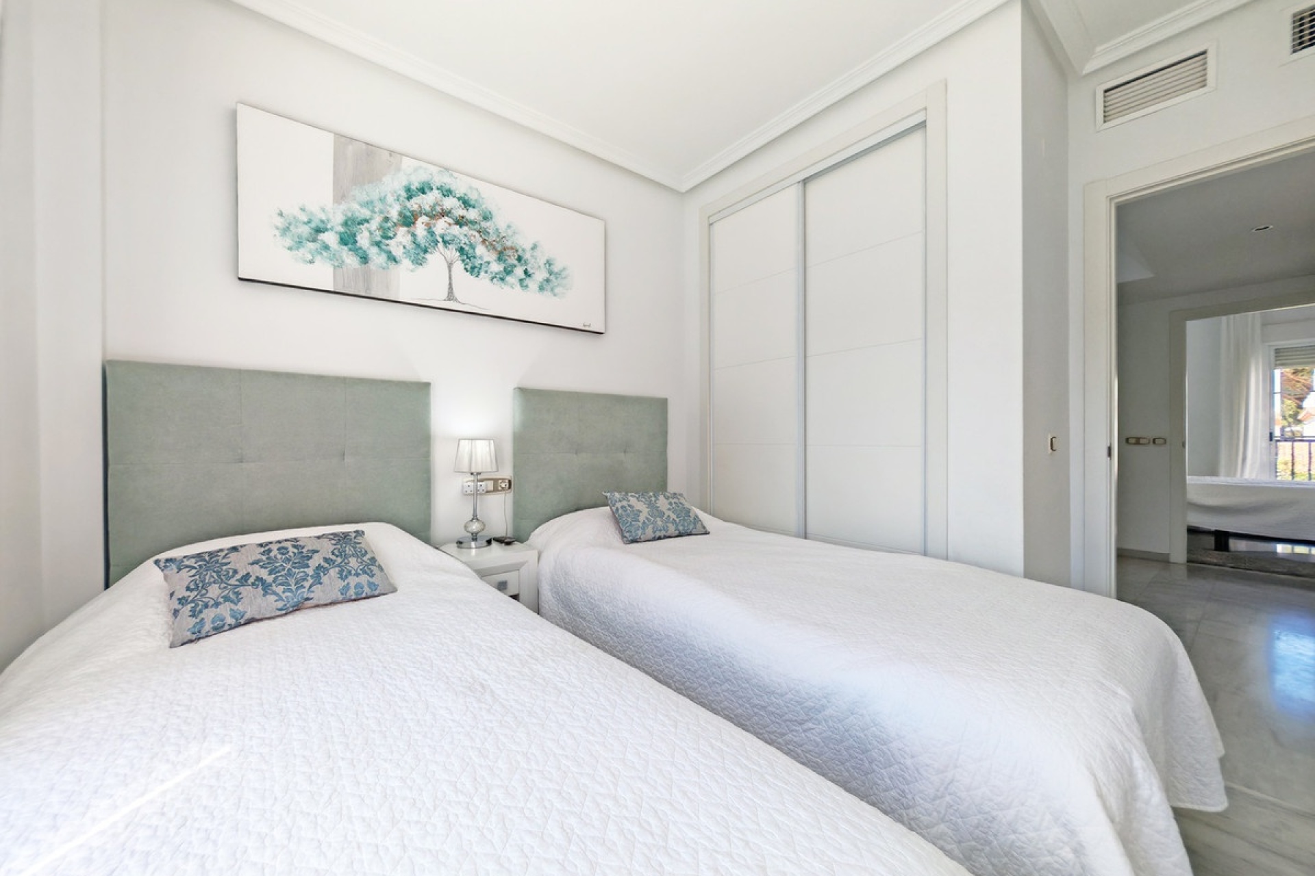 Resale - Town house - Marbella - Cabopino