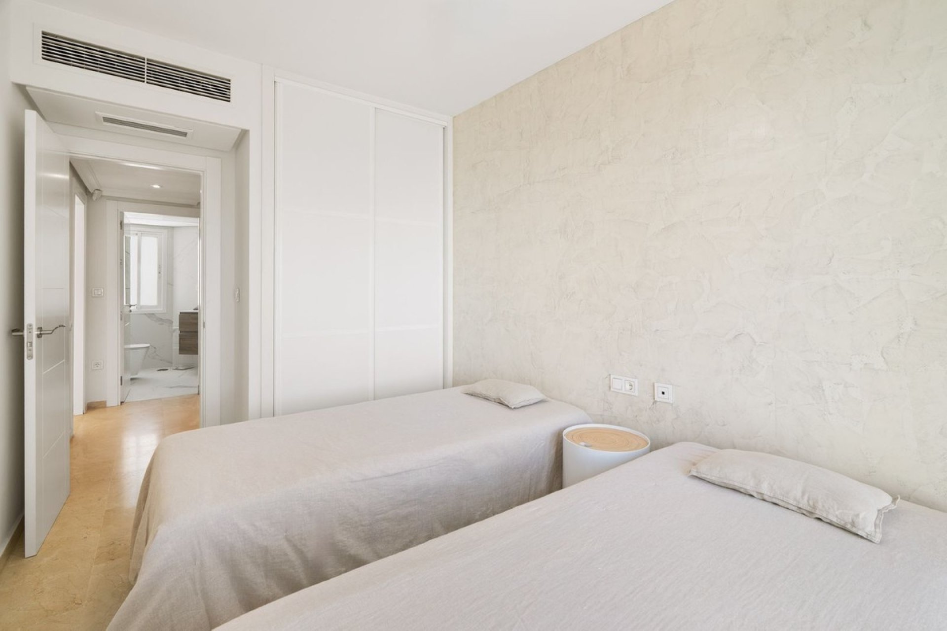 Resale - Town house - Marbella - Costabella