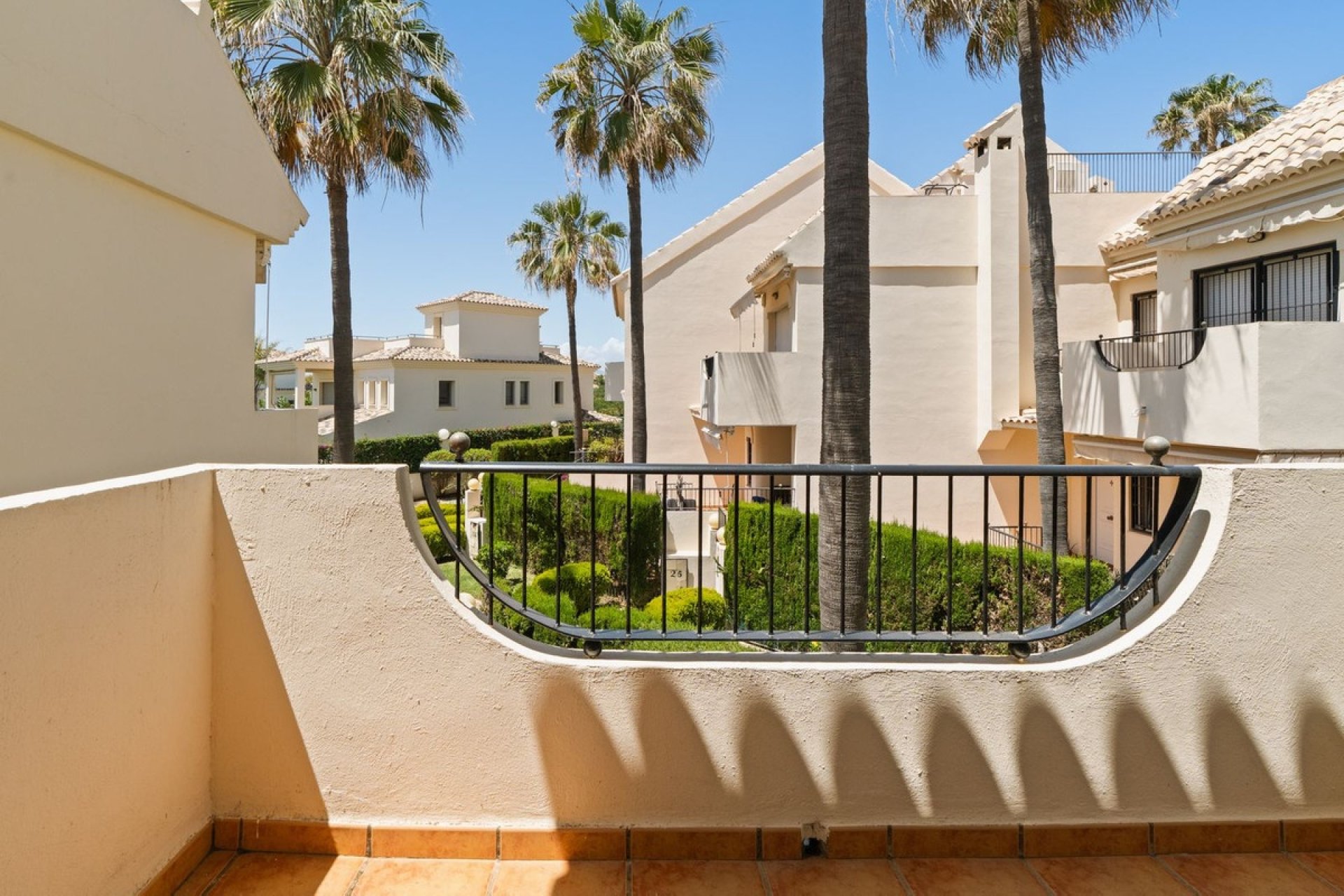 Resale - Town house - Marbella - Costabella