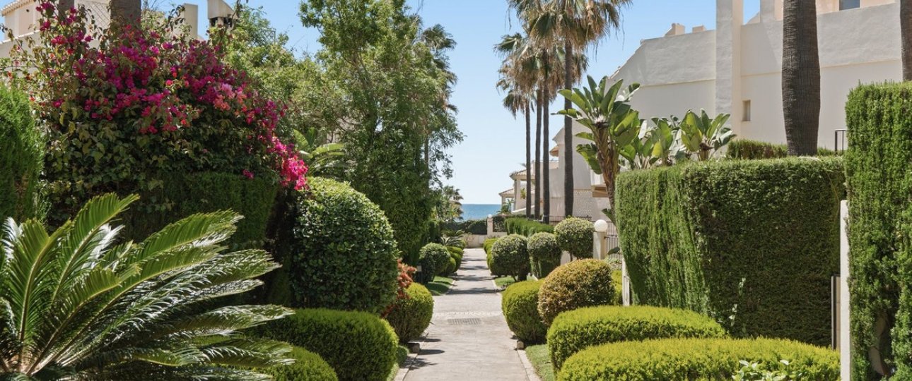 Resale - Town house - Marbella - Costabella