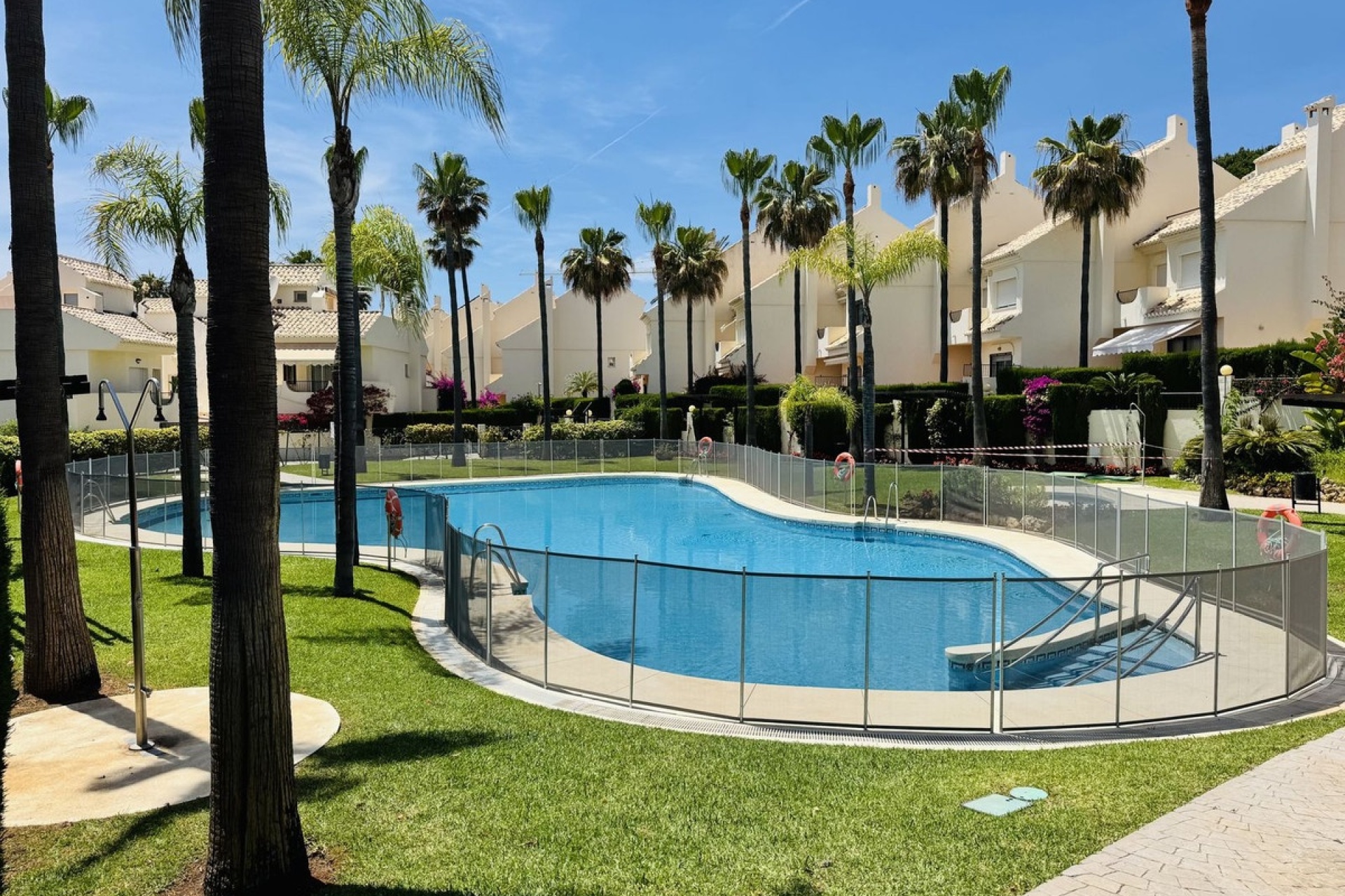 Resale - Town house - Marbella - Costabella