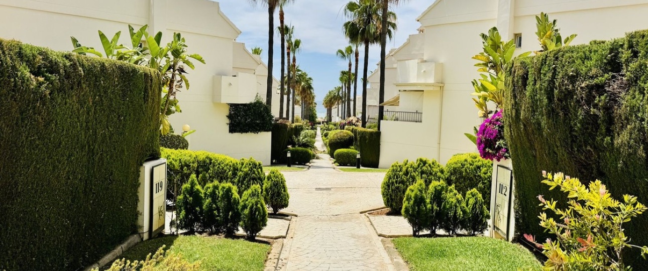 Resale - Town house - Marbella - Costabella