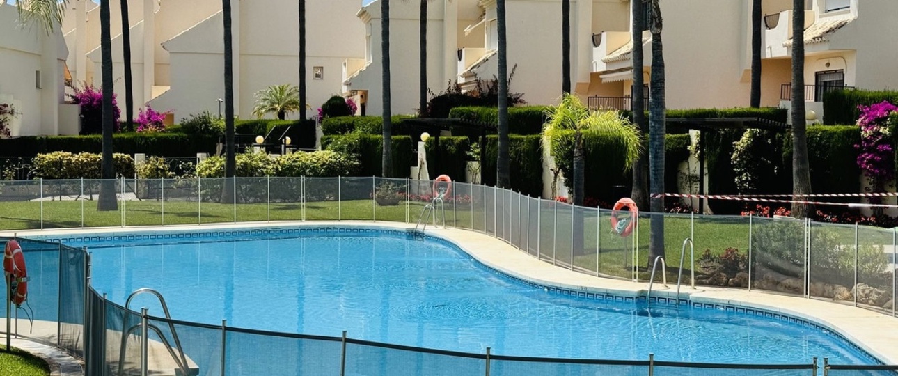 Resale - Town house - Marbella - Costabella