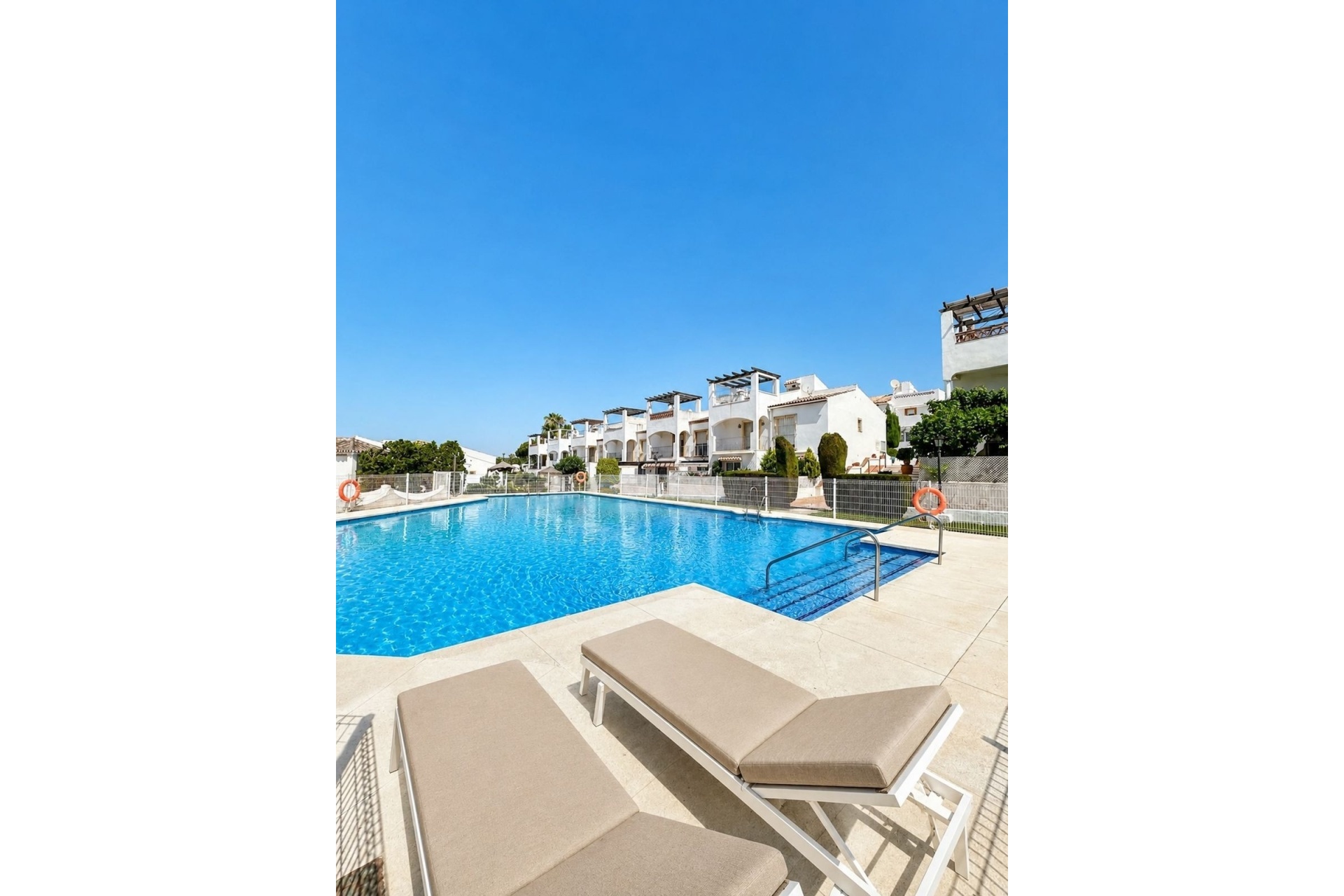 Resale - Town house - Marbella - Costabella