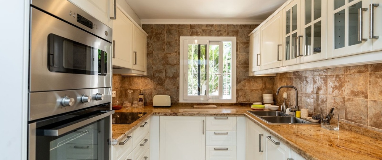 Resale - Town house - Marbella - Costabella