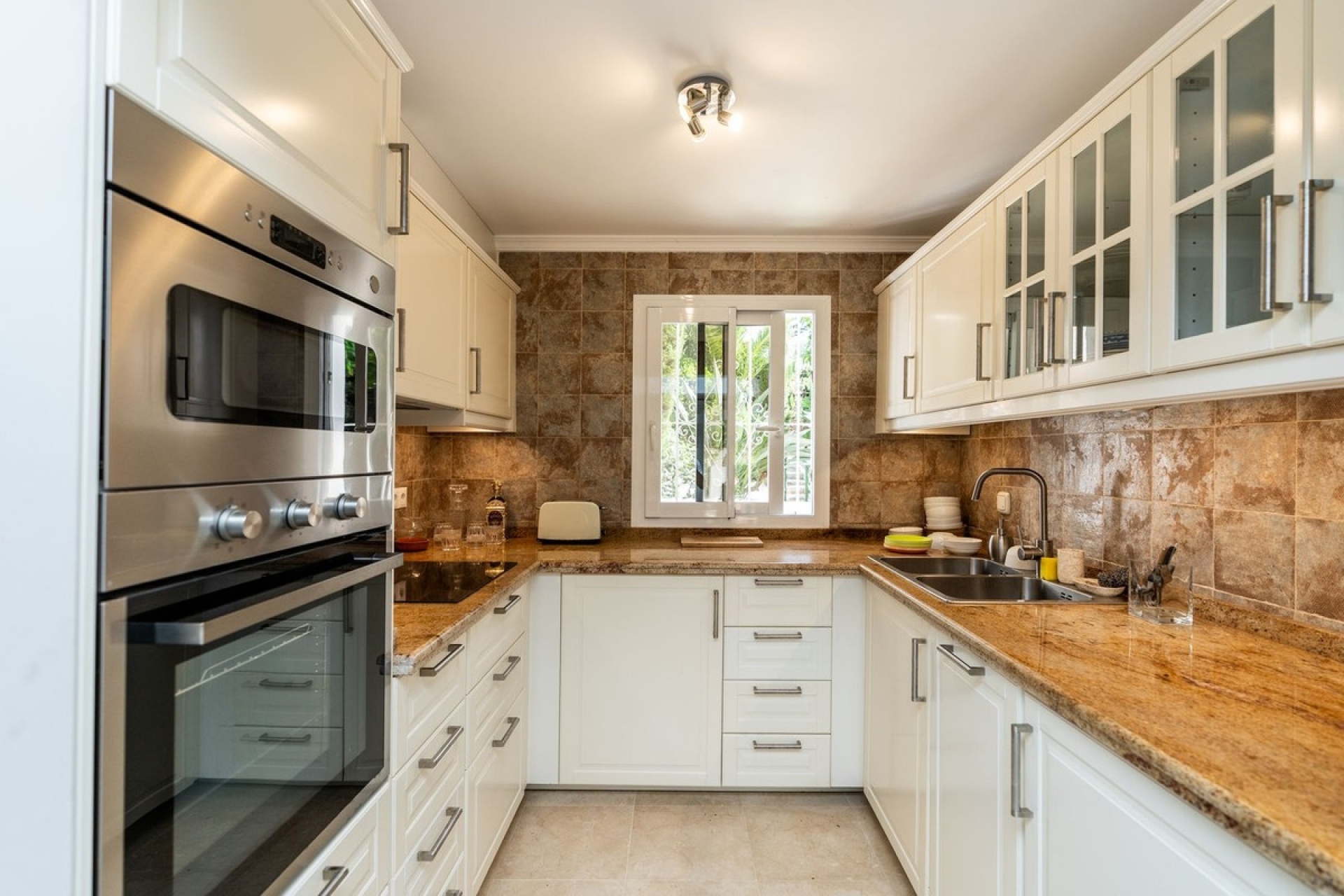 Resale - Town house - Marbella - Costabella