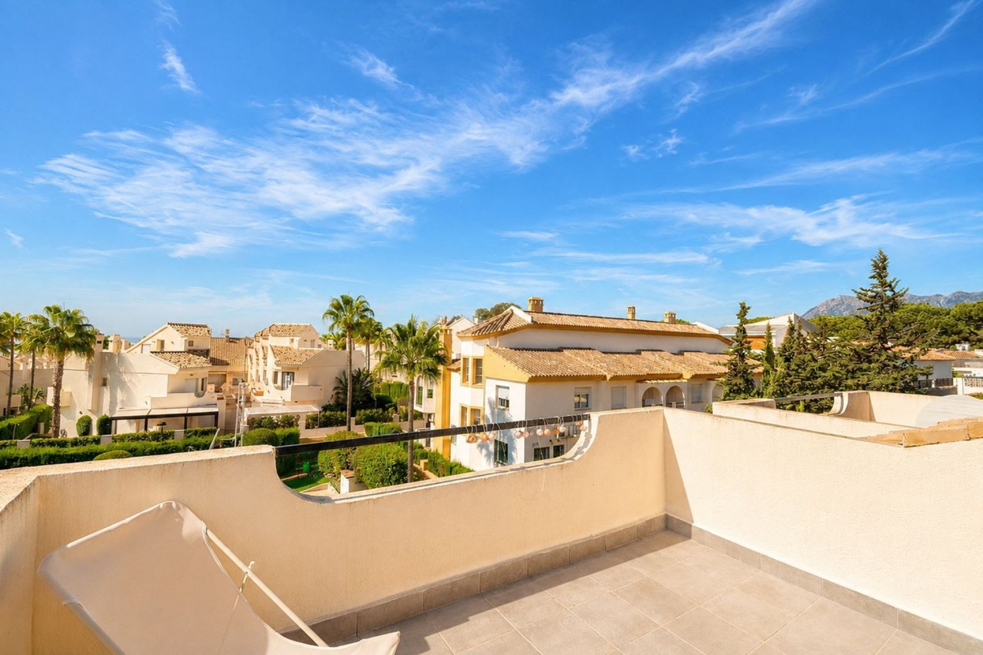 Resale - Town house - Marbella - Costabella