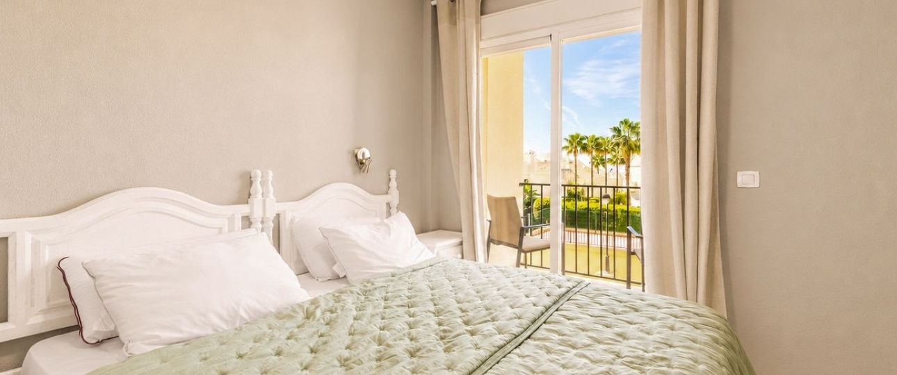 Resale - Town house - Marbella - Costabella