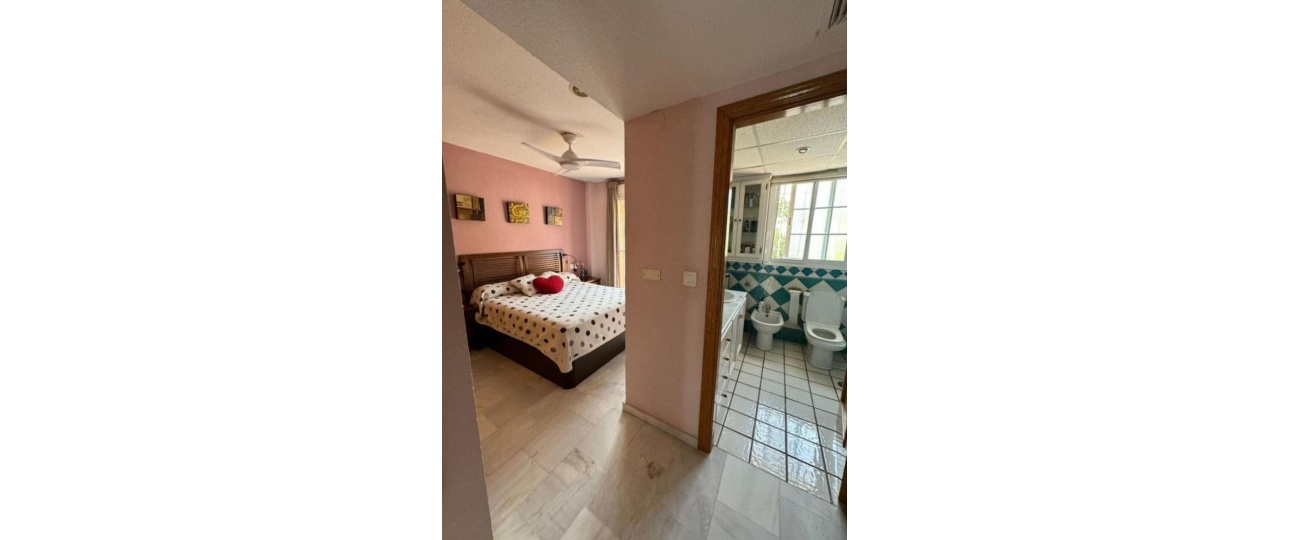 Resale - Town house - Marbella - Costabella