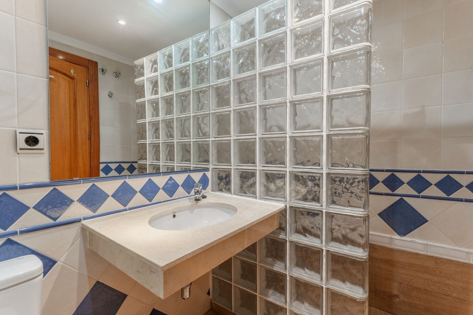 Resale - Town house - Marbella - El Rosario