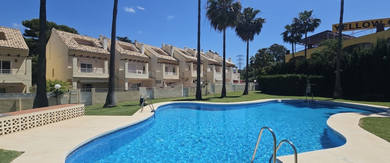 Resale - Town house - Marbella - El Rosario