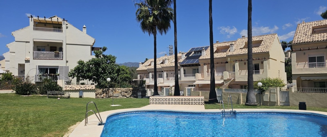 Resale - Town house - Marbella - El Rosario
