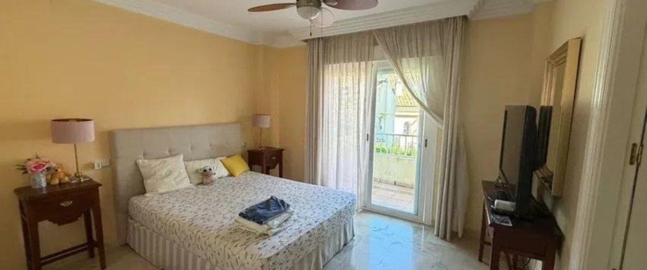 Resale - Town house - Marbella - El Rosario