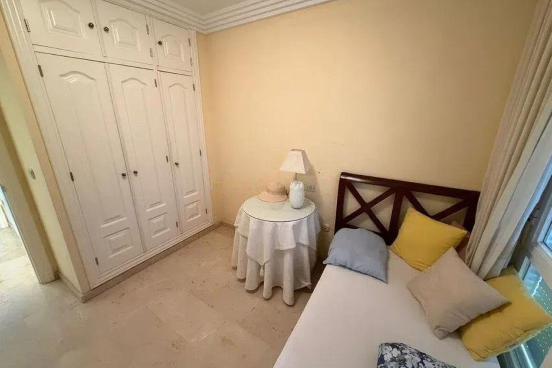 Resale - Town house - Marbella - El Rosario
