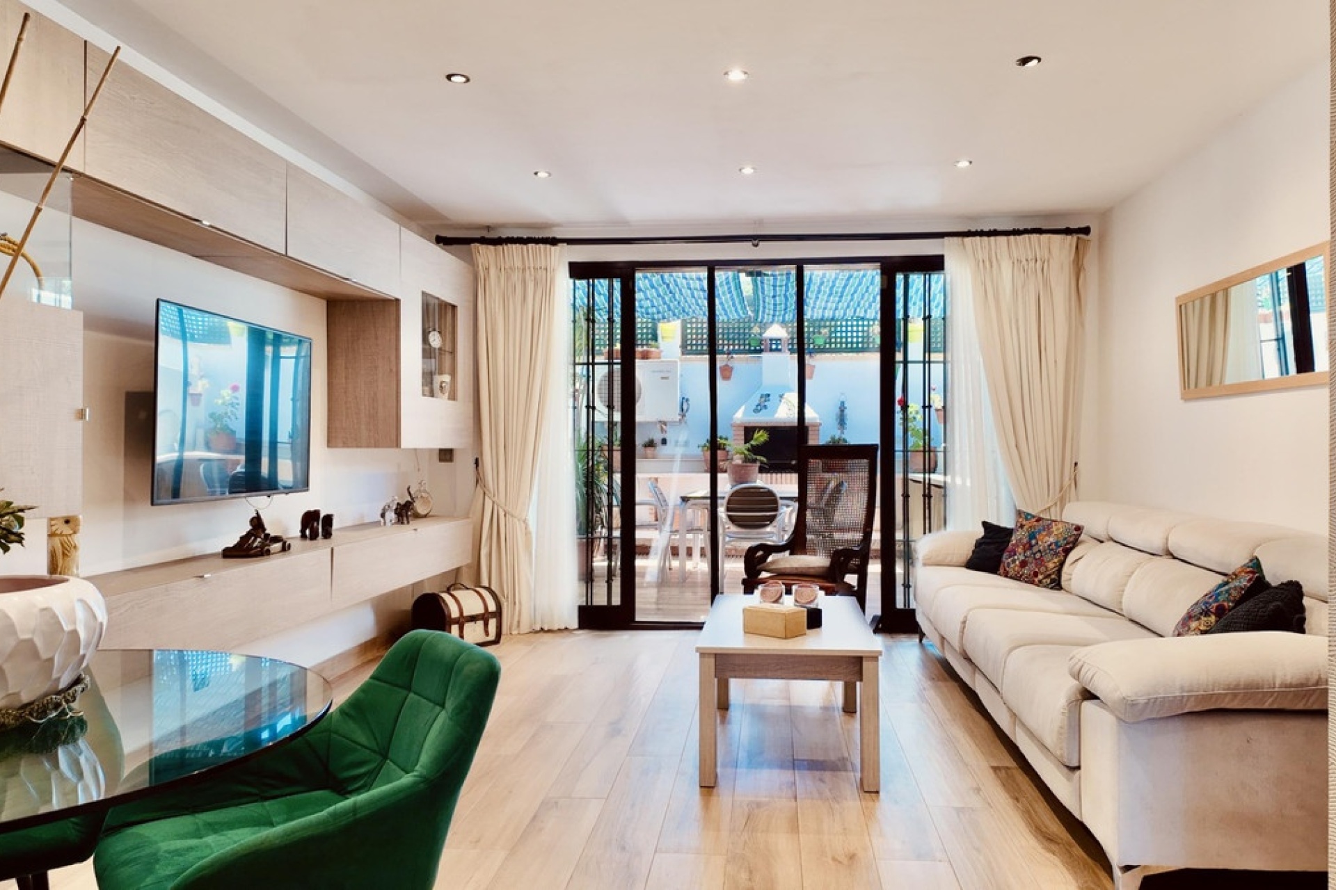 Resale - Town house - Marbella - Elviria