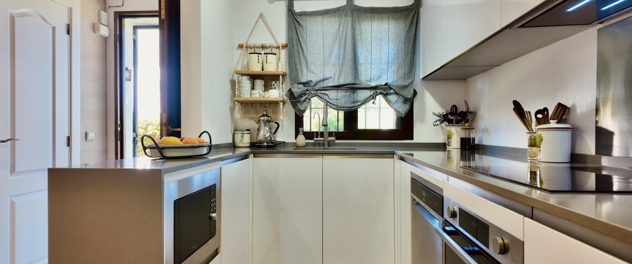 Resale - Town house - Marbella - Elviria