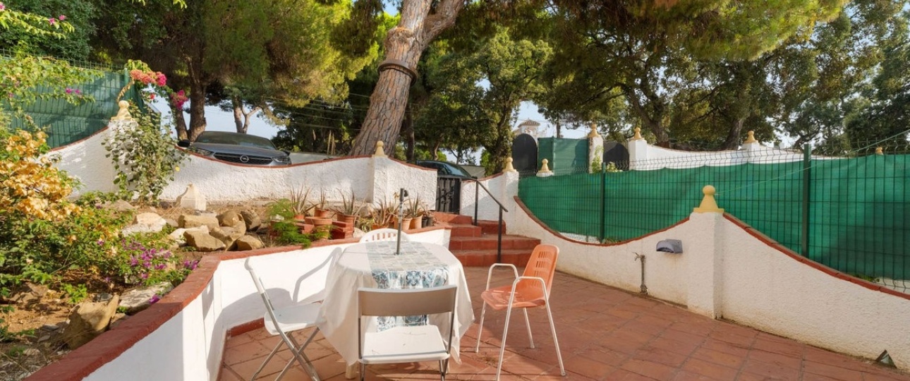 Resale - Town house - Marbella - Elviria