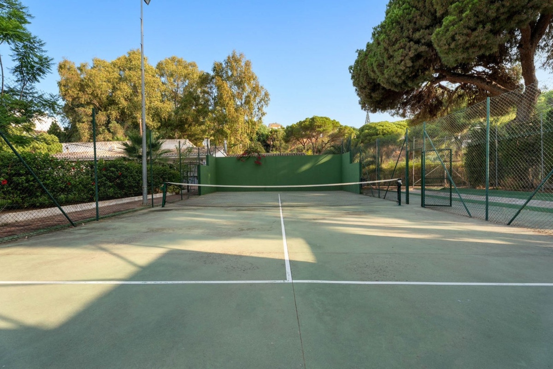 Resale - Town house - Marbella - Elviria