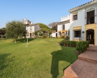 Resale - Town house - Marbella - Elviria