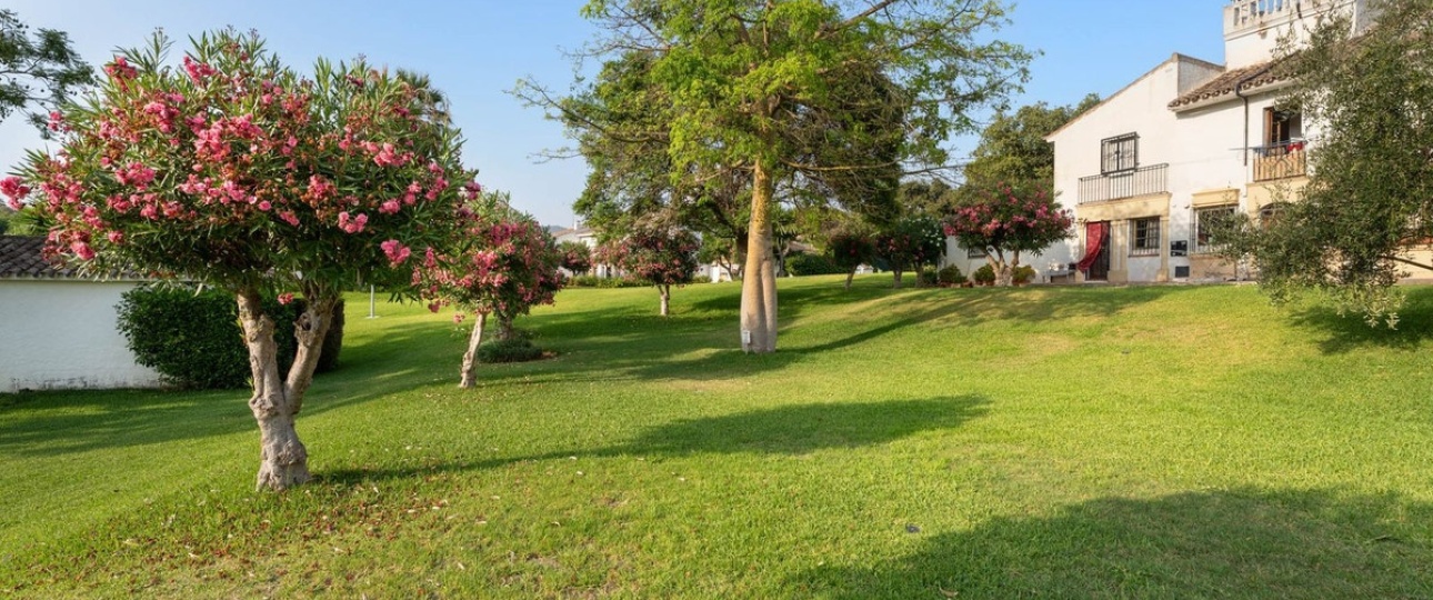Resale - Town house - Marbella - Elviria