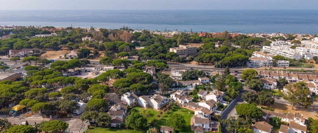 Resale - Town house - Marbella - Elviria