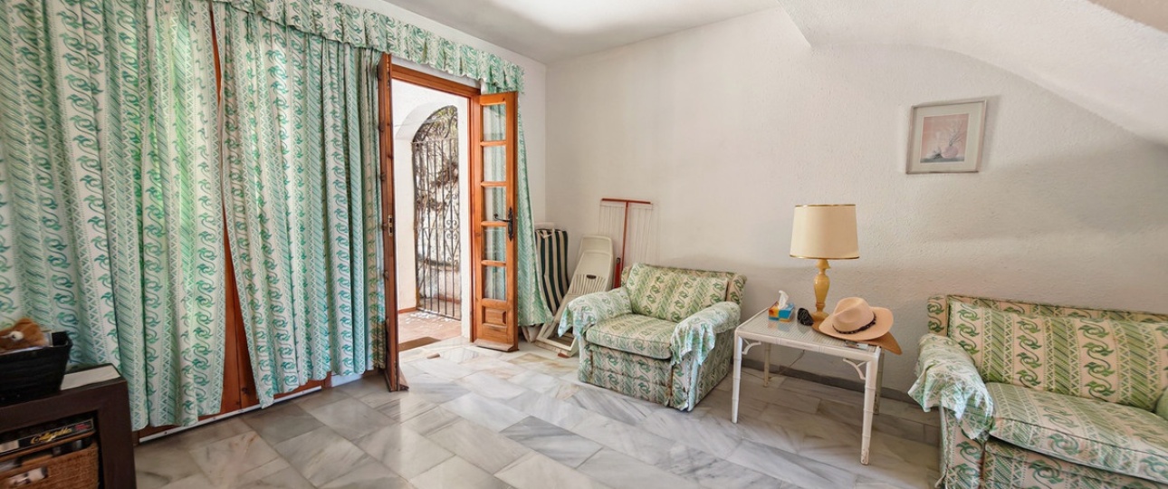 Resale - Town house - Marbella - Elviria
