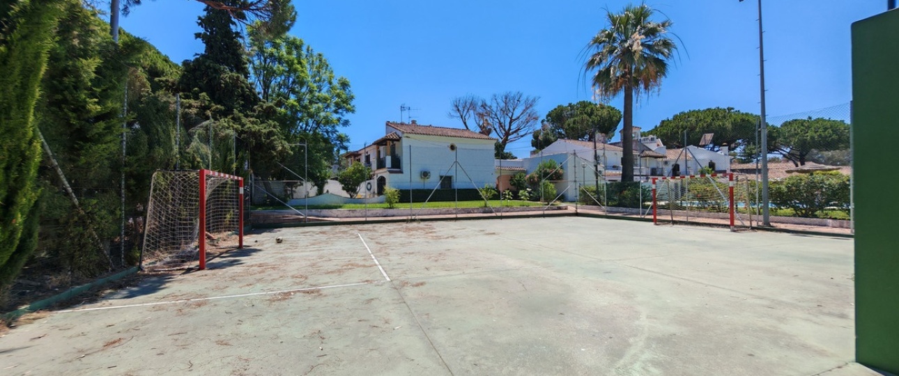 Resale - Town house - Marbella - Elviria