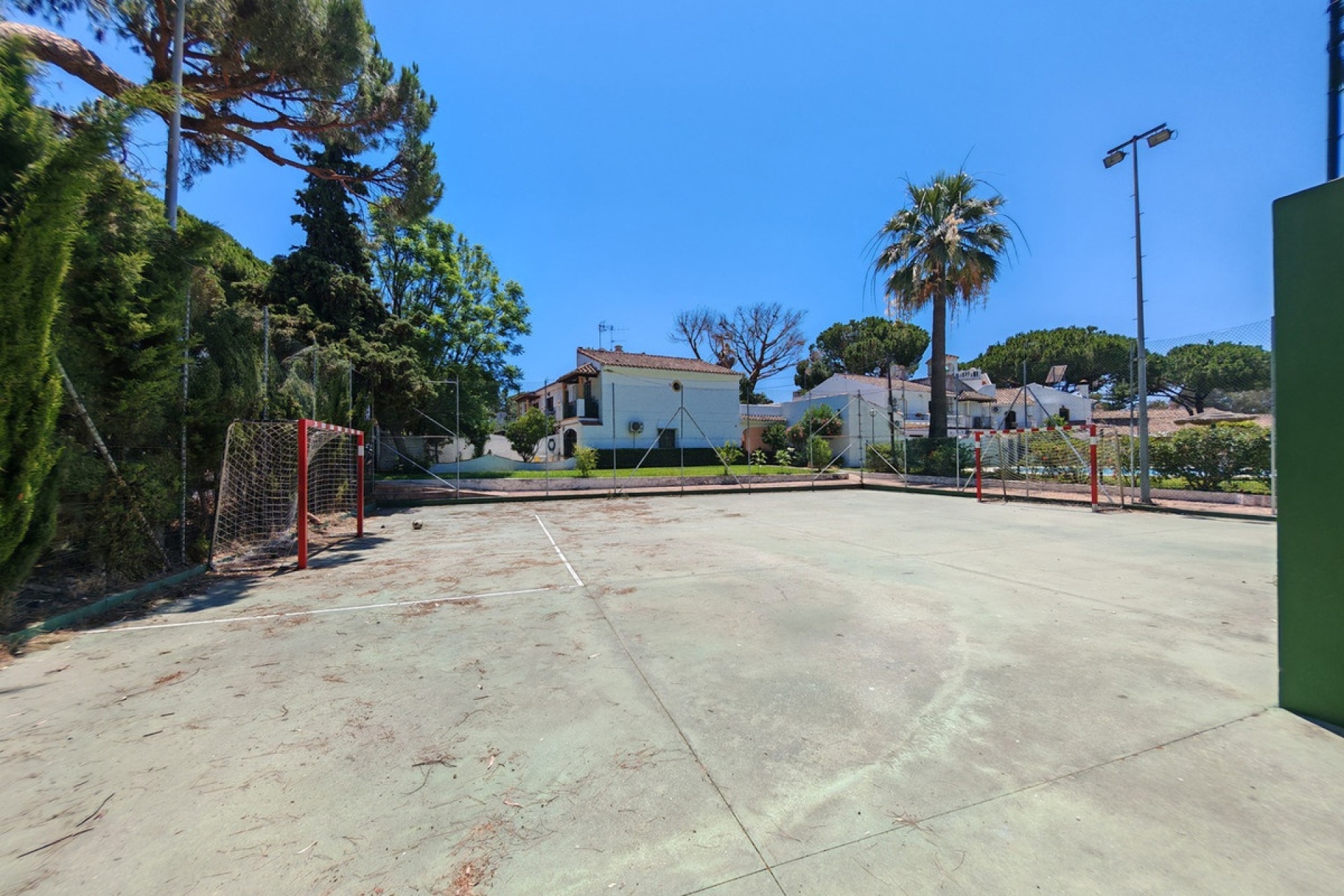 Resale - Town house - Marbella - Elviria