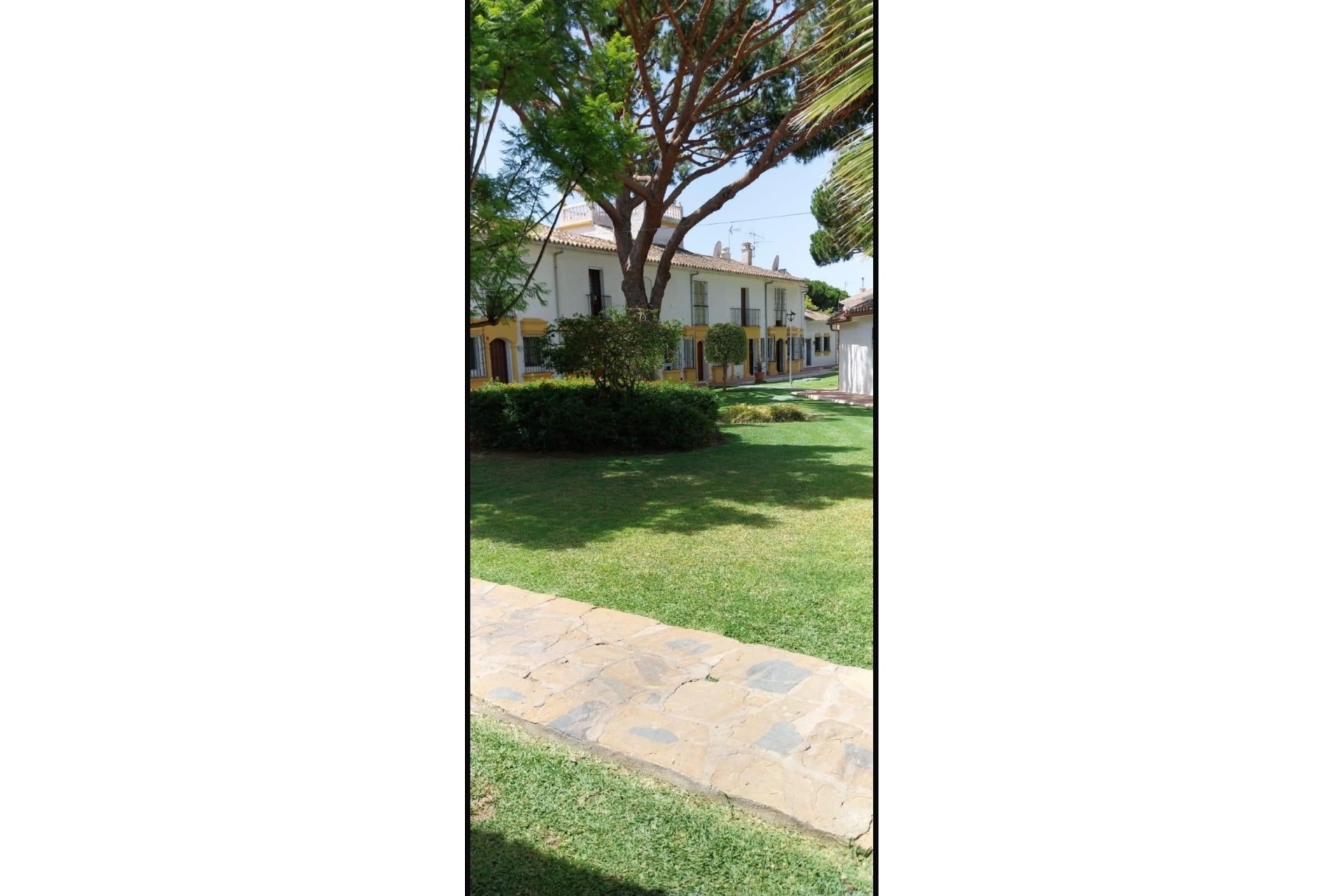 Resale - Town house - Marbella - Elviria