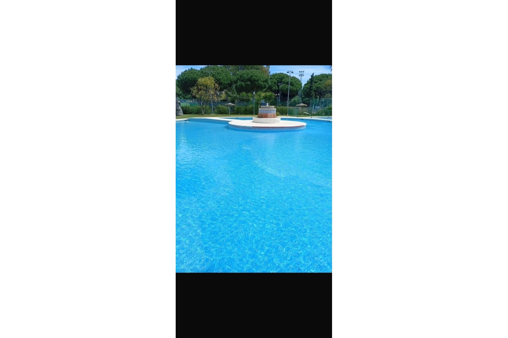 Resale - Town house - Marbella - Elviria