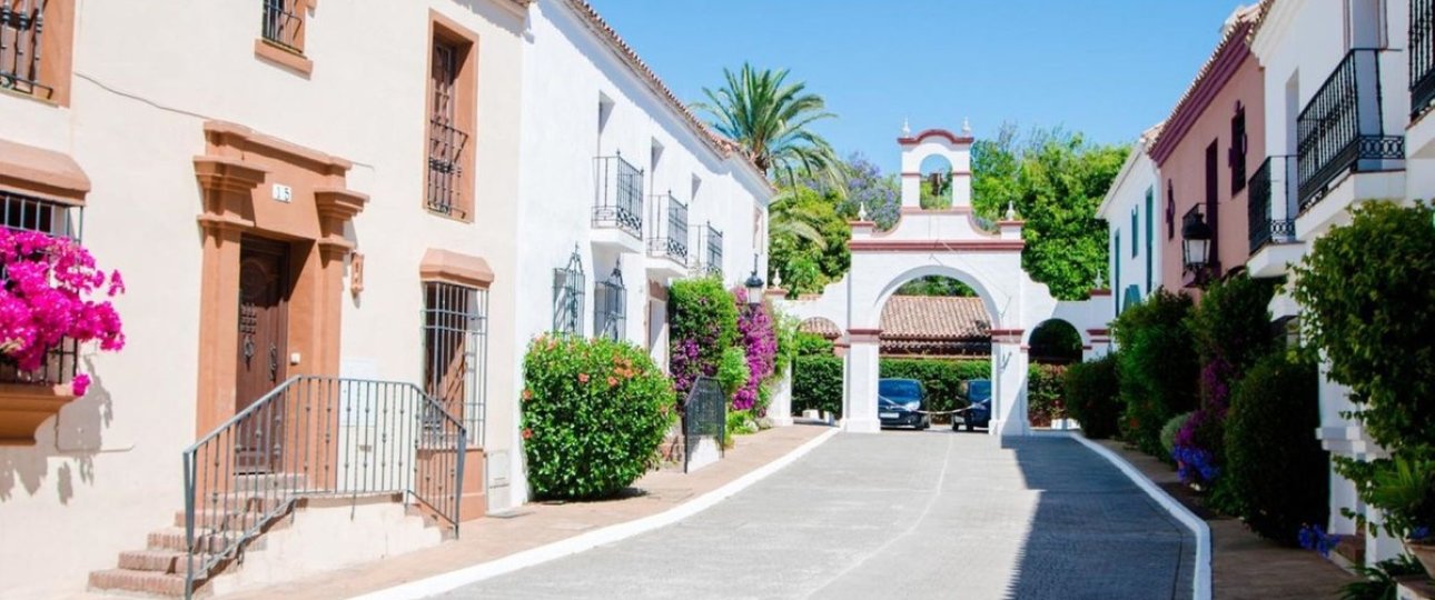 Resale - Town house - Marbella - Guadalmina Baja