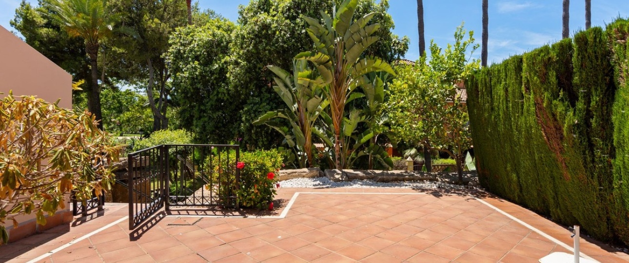 Resale - Town house - Marbella - Guadalmina Baja