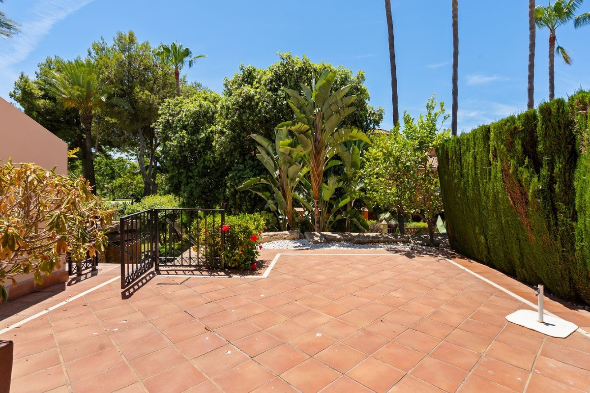 Resale - Town house - Marbella - Guadalmina Baja