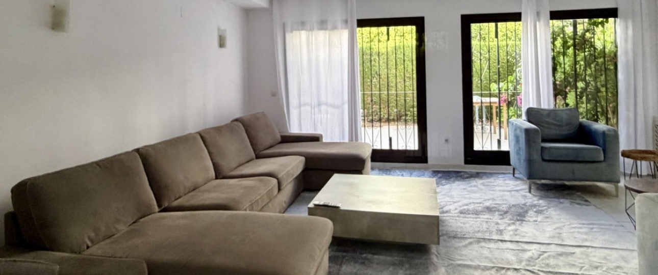 Resale - Town house - Marbella - Guadalmina Baja