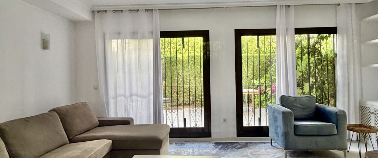 Resale - Town house - Marbella - Guadalmina Baja