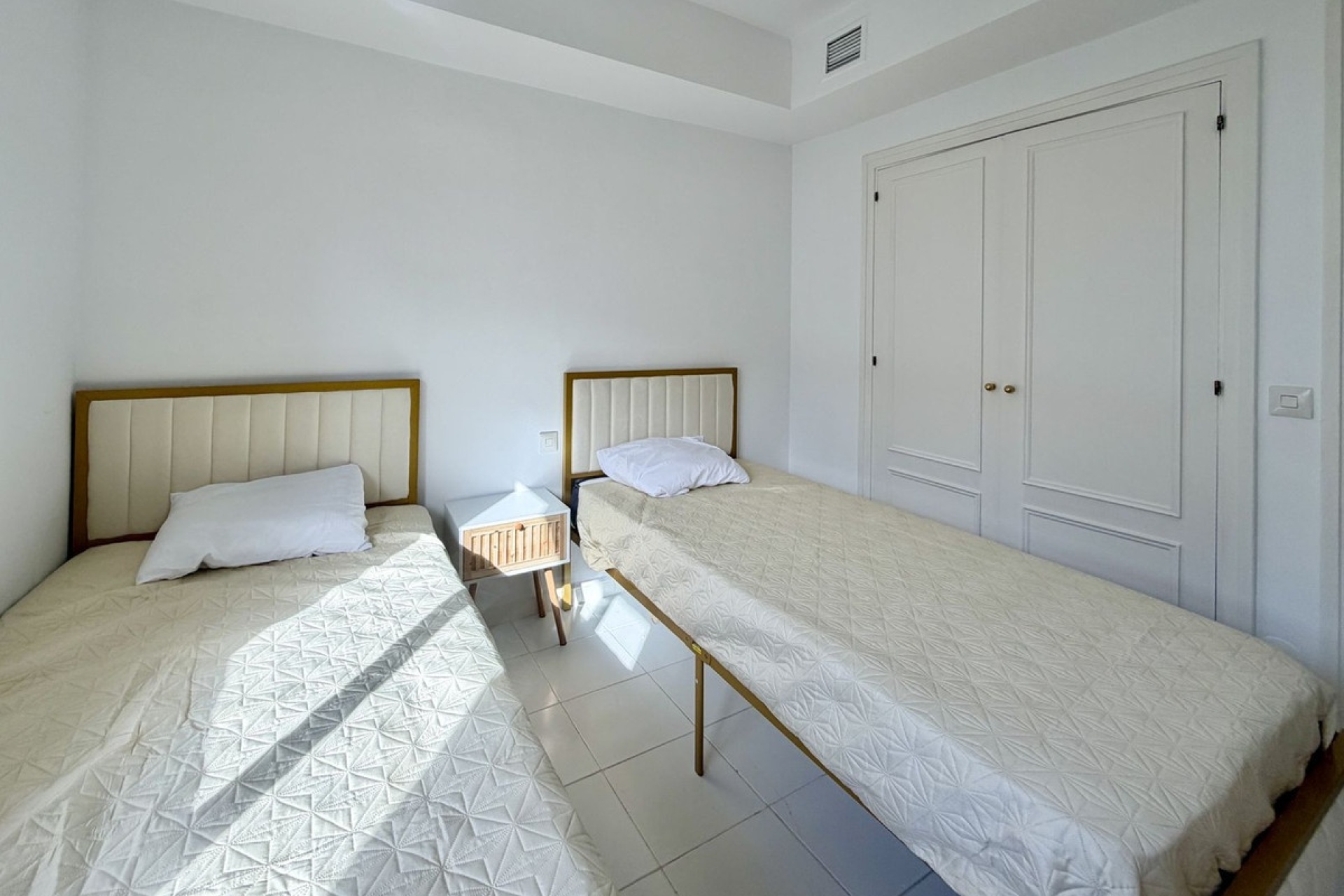 Resale - Town house - Marbella - Guadalmina Baja