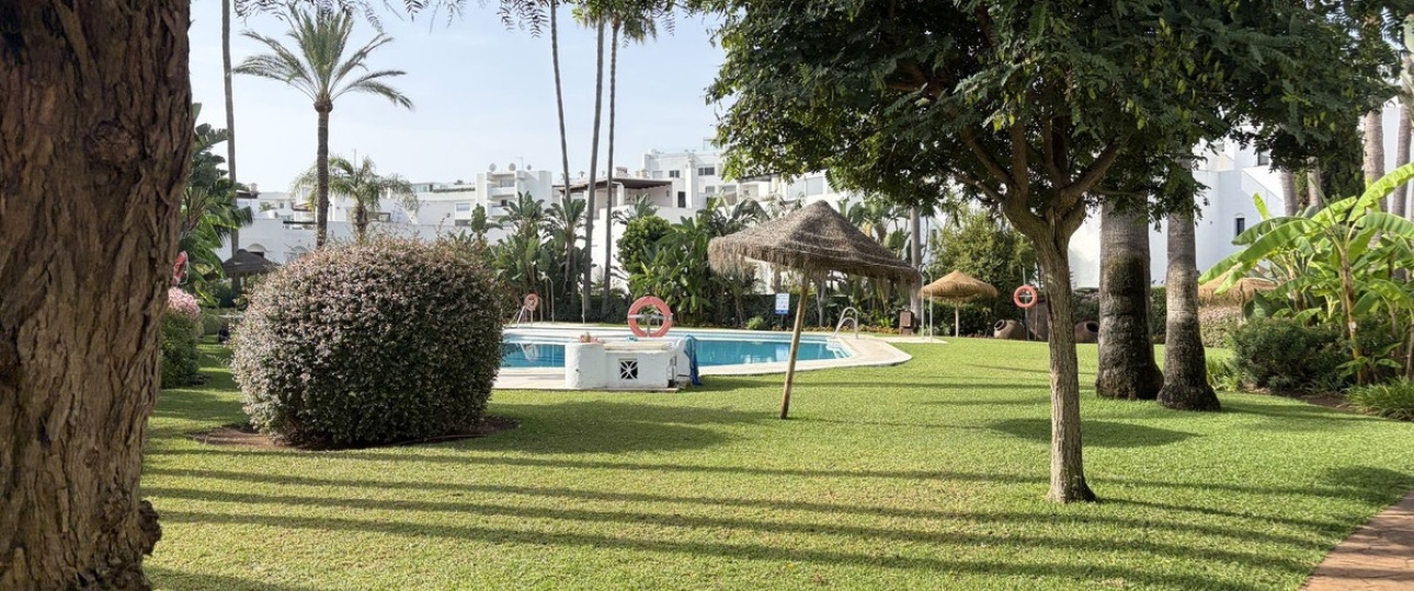 Resale - Town house - Marbella - Guadalmina Baja
