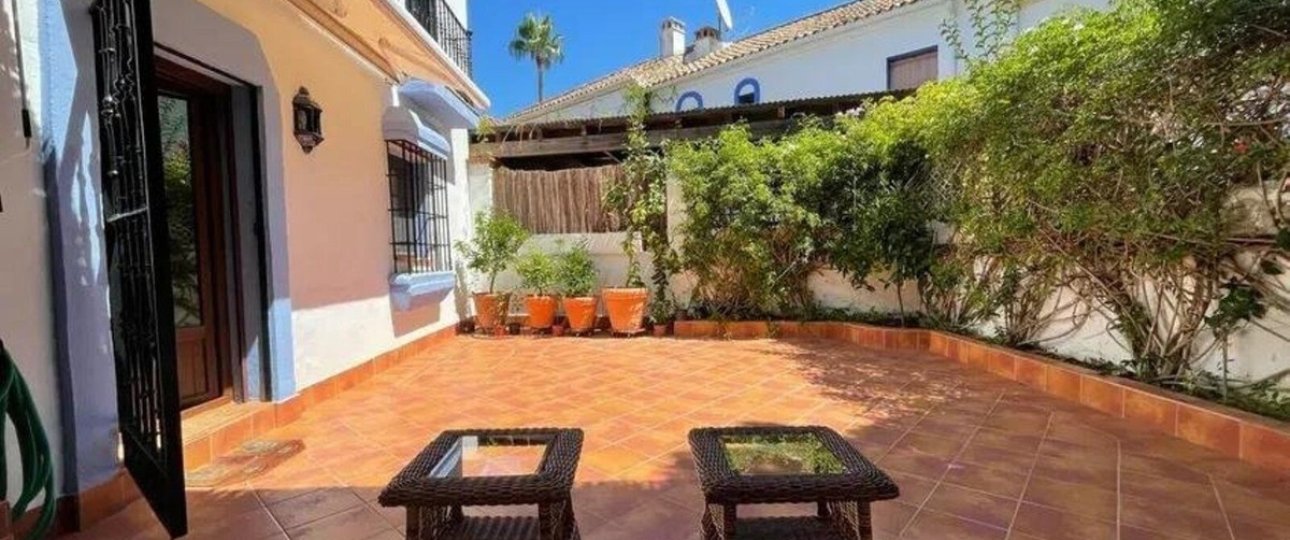 Resale - Town house - Marbella - Guadalmina Baja