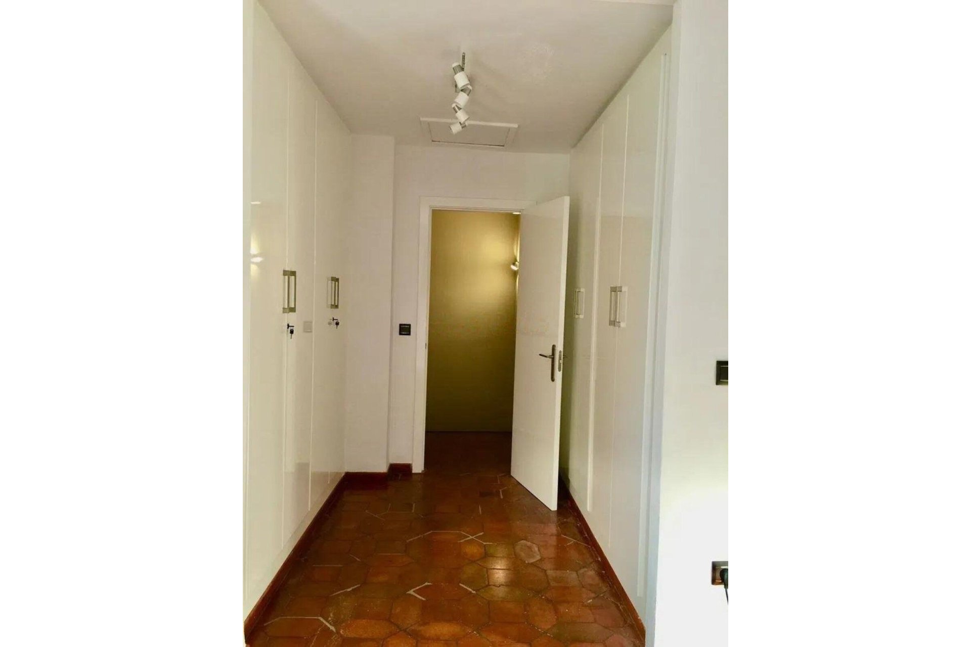 Resale - Town house - Marbella - Guadalmina Baja