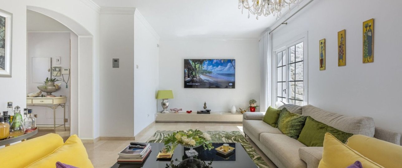 Resale - Town house - Marbella - La Mairena