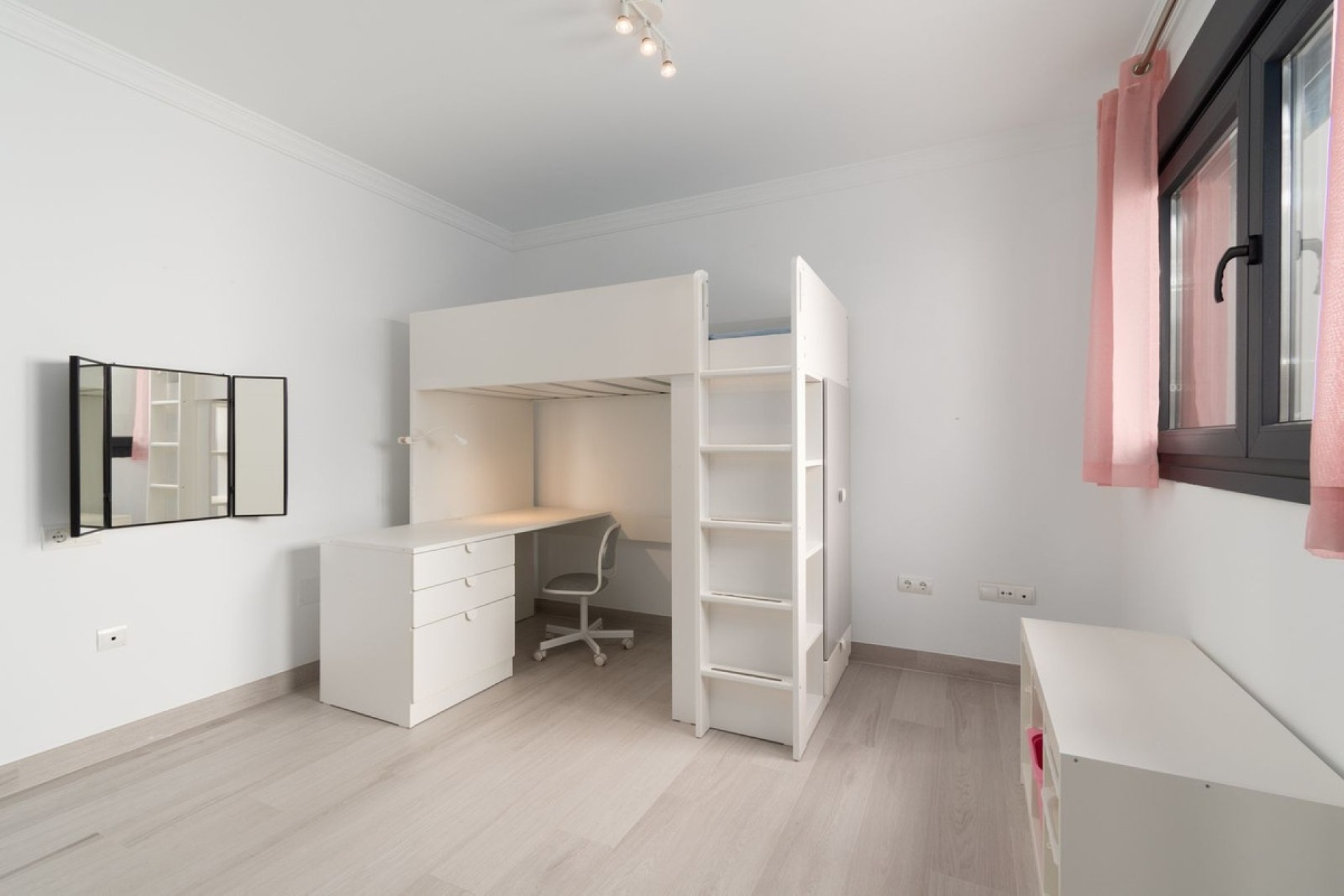Resale - Town house - Marbella - La Mairena
